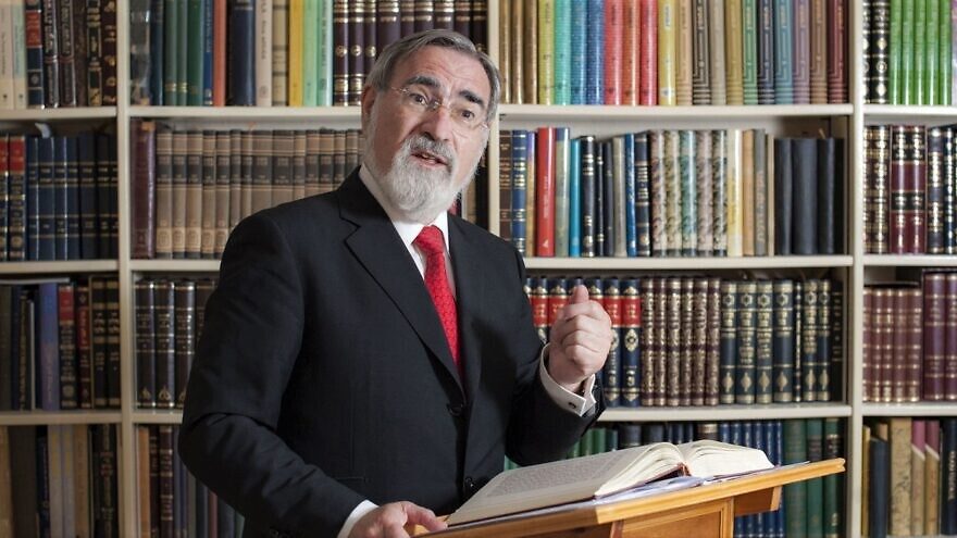 Rabbi-Lord-Jonathan-Sacks-in-Library-880x495